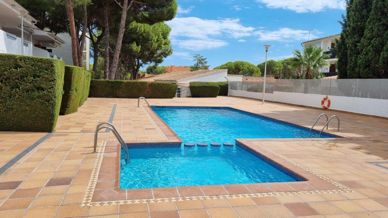 Apartamento Familiar Con Piscina Y Wifi L' Escala المظهر الخارجي الصورة